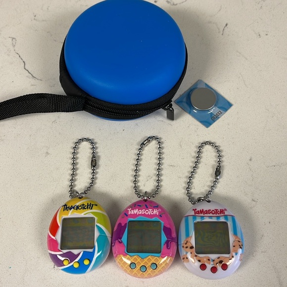 Tamagotchi 2017 Rainbow Candy Swirl Ice Cream Milk & Cookies Case Spare Battery - Picture 2 of 16
